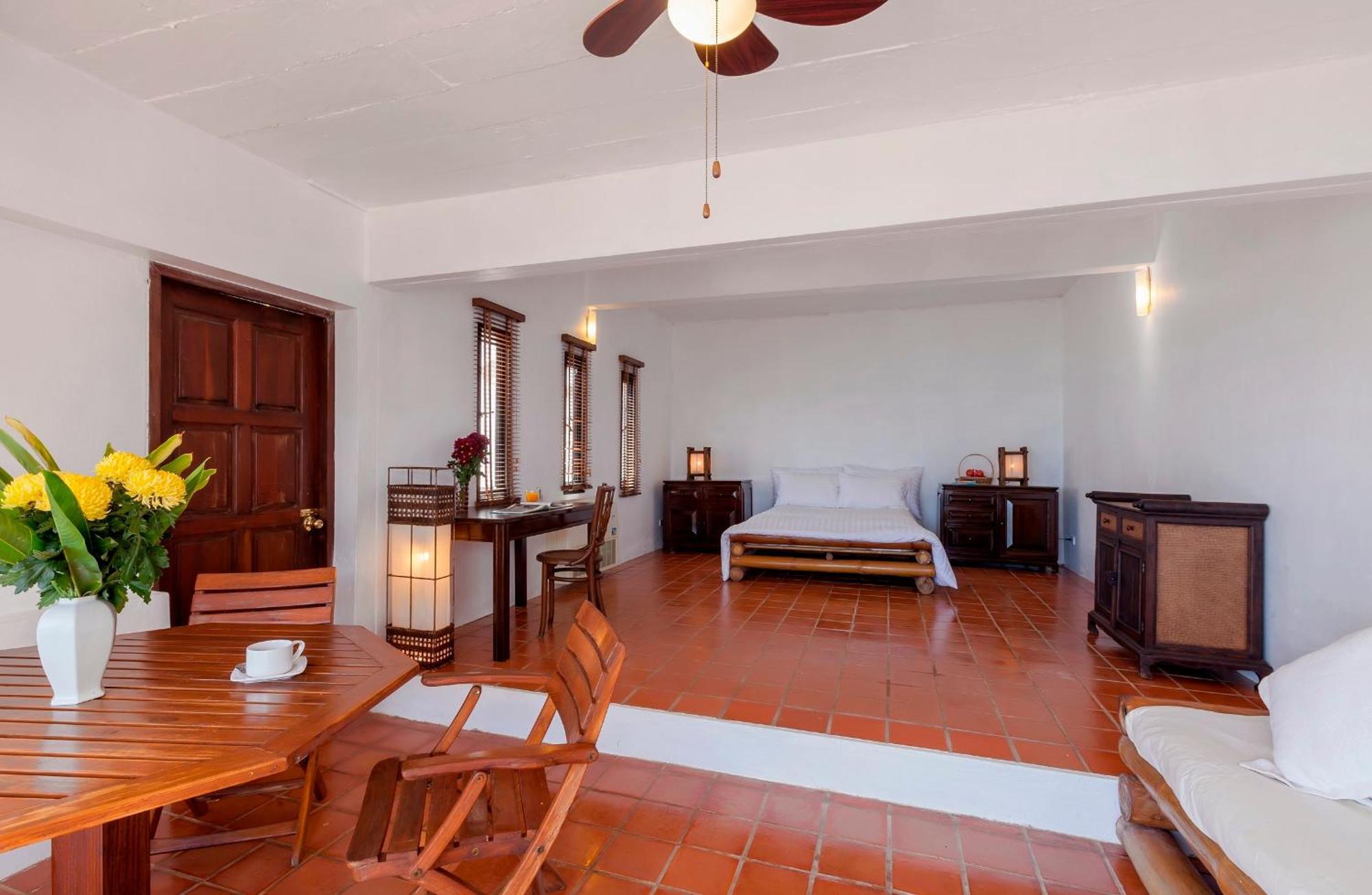 Baan Khunying - Secluded Phuket Beachfront Villa Rawai Esterno foto