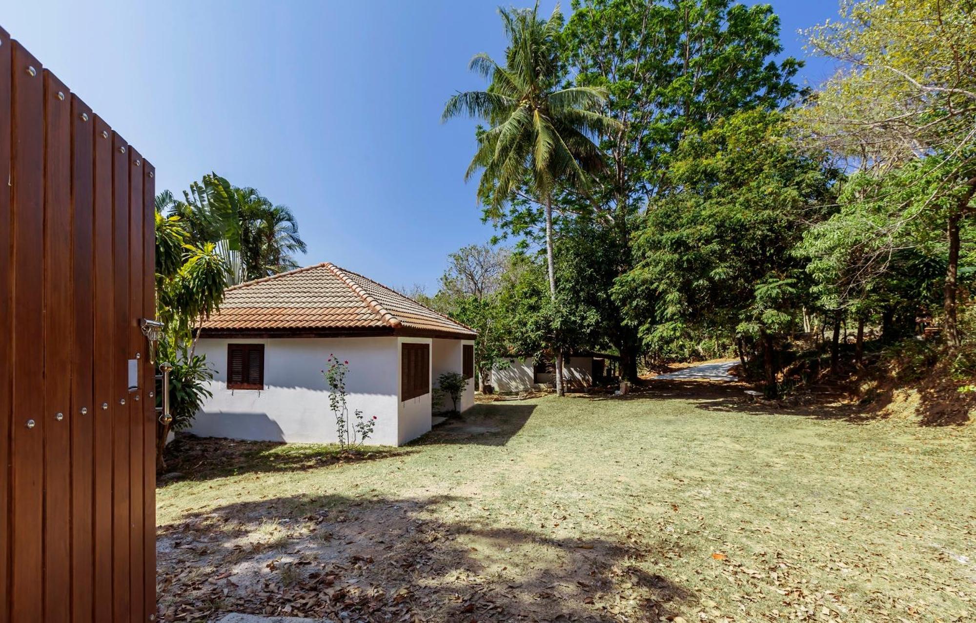 Baan Khunying - Secluded Phuket Beachfront Villa Rawai Esterno foto