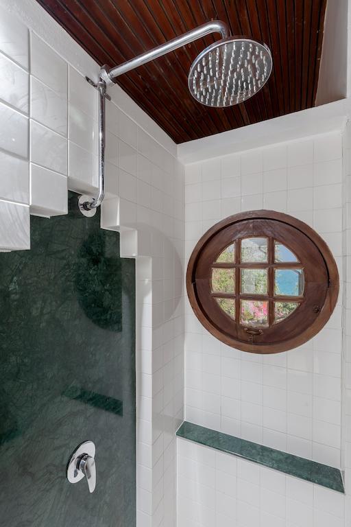 Baan Khunying - Secluded Phuket Beachfront Villa Rawai Camera foto
